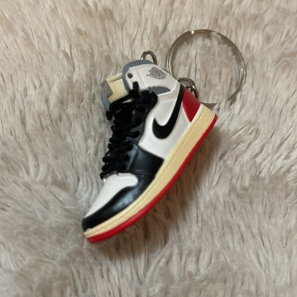 AJ 1 Retro High - Union-Black Toe” Keychain - Picture 2 of 8